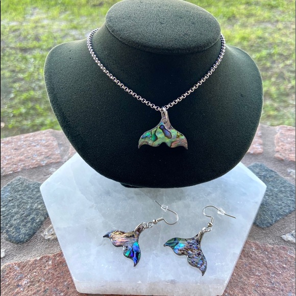 Mermaid abalone jewelry set . Mermaid tail abalone shell earrings + necklace set - Picture 13 of 15